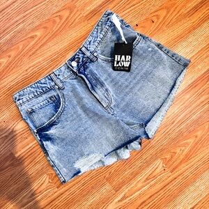 Harlow • Mid-Rise Shortie Short